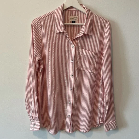 Universal Thread Pinstripe Button Up Shirt - Picture 1 of 12